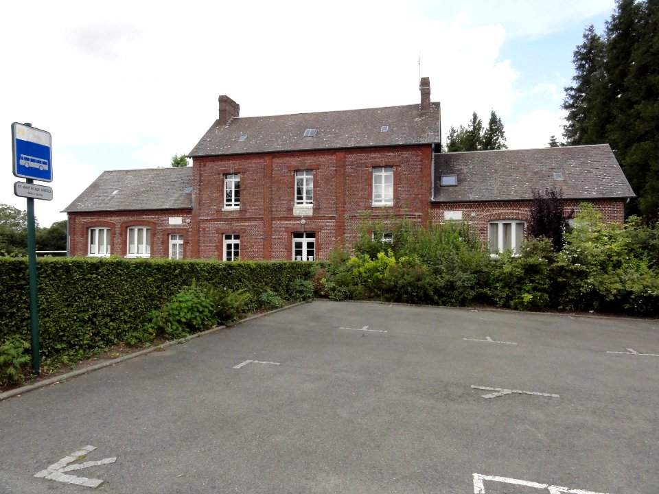 Saint-Martin-aux-Arbres (Seine-Mar.) ancienne mairie-école