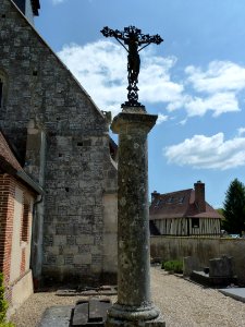 Saint-Nicolas-du-Bosc (Eure, Fr) croix de cimetière photo