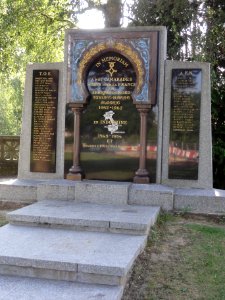 Saint-Quentin (Aisne) monument Afrique du N, Indochine