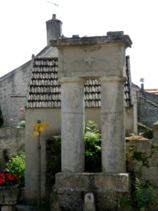 Saint-Romain Fontaine rue du Prieuré