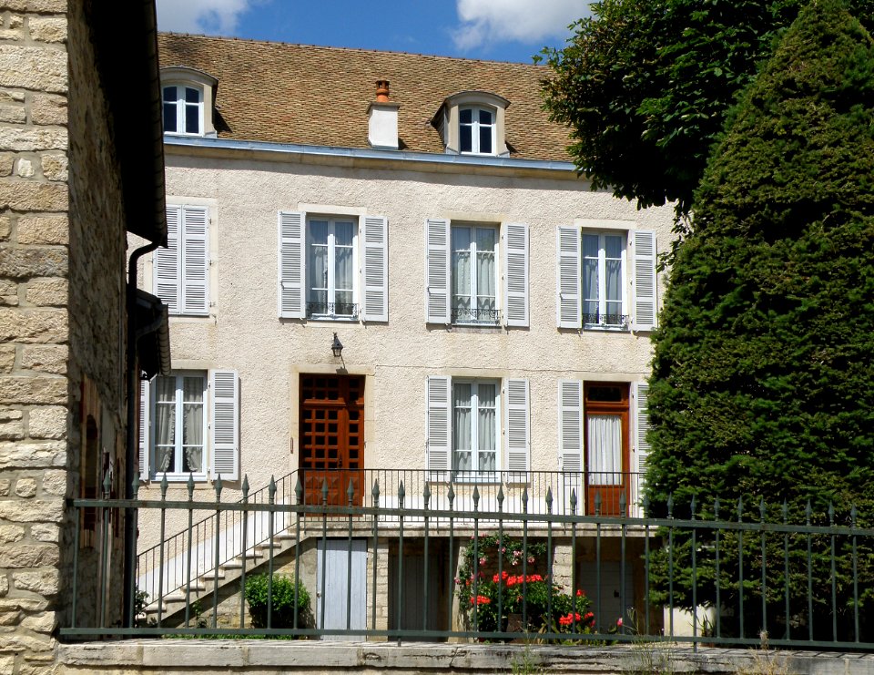 Saint-Romain Demeure Place du Pont 1