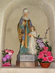 Saint-Priest-des-Champs (Puy-de-Dôme) église statue sainte Anne