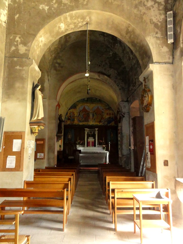 Saint-Priest-des-Champs (Puy-de-Dôme) église nef droit