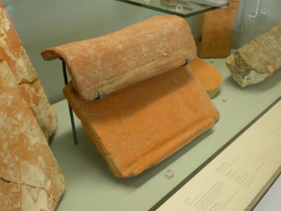 Saint-Romain-en-Gal - Musée gallo-romain - Tuiles (tegula et imbrex)