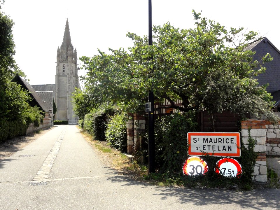 Saint-Maurice-d'Ételan (Seine-Mar.) entrée et église