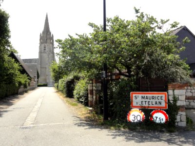 Saint-Maurice-d'Ételan (Seine-Mar.) entrée et église