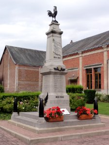 Saint-Simon (Aisne) monument aux morts
