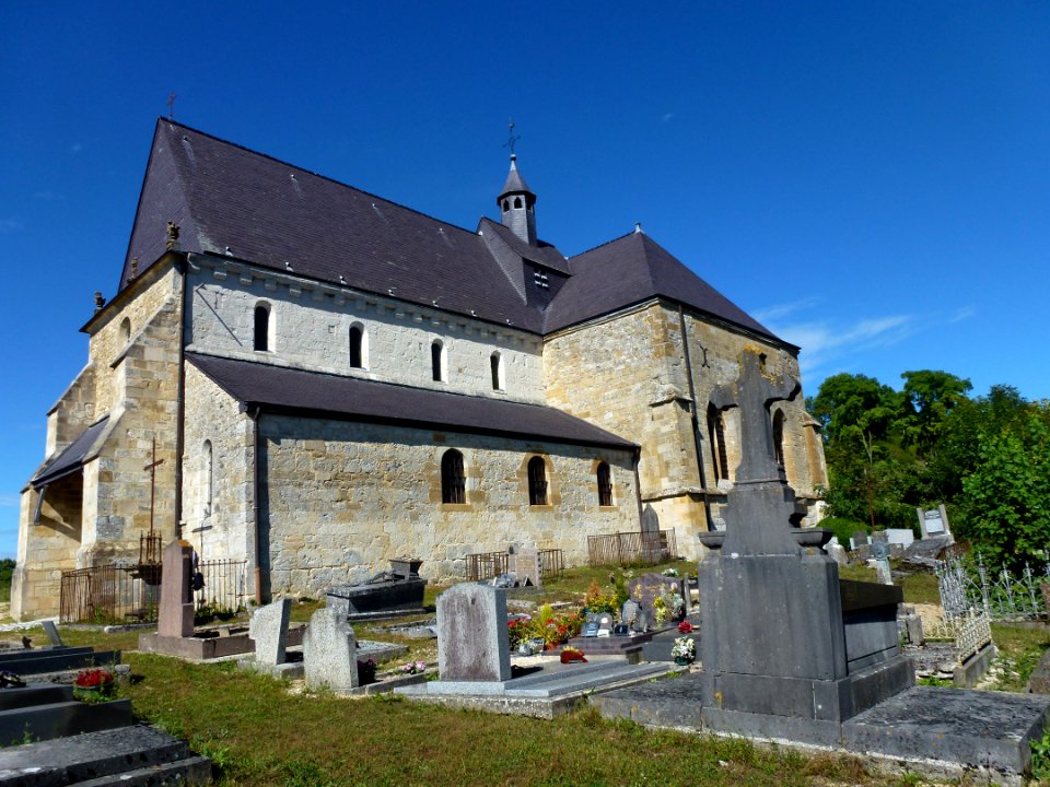 Saint-Loup-Terrier (Ardennes) Église Saint-Loup vu du sud