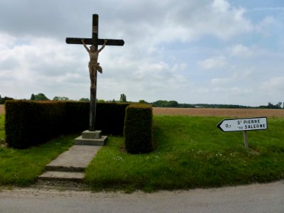 Saint-Pierre-de-Salerne (Eure, Fr) croix de chemin