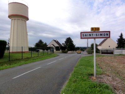 Saint-Simon (Aisne) city limit sign and water tower