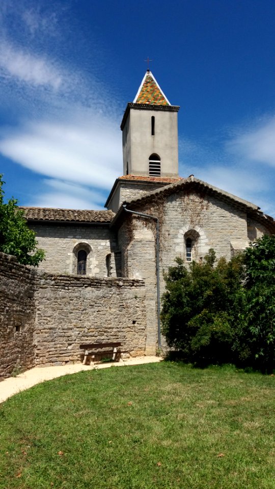 Saint-Maurice d'Ardèche - église côté jardin