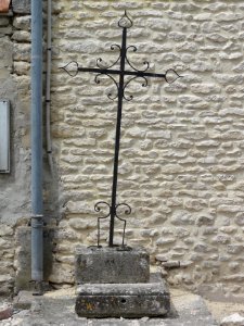 Saint-Péravy (Outarville, Loiret) Croix de chemin