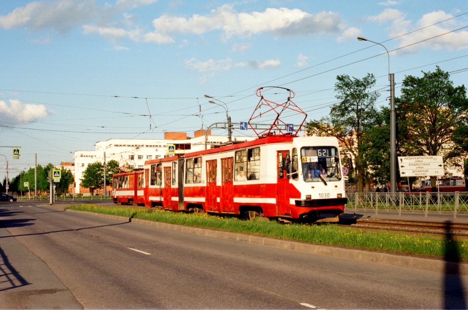 Saint-Petetsburg tram 1030 2021-05