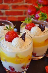 Advocaat cream food photo