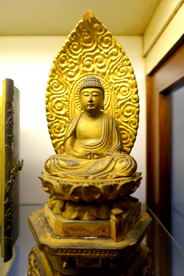 Sakyamuni, Japan, 17th century, wood - Museum of Vietnamese History - Ho Chi Minh City - DSC06012