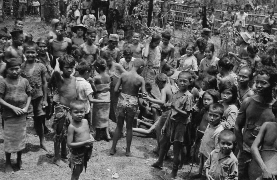 Salatiga Het Nederlandse Rode Kruis heeft op grote schaal de hulpverlening in d, Bestanddeelnr 372-5-6