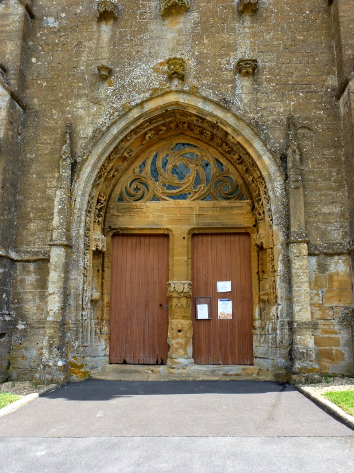 Saint-Marcel (Ardennes) église, portail