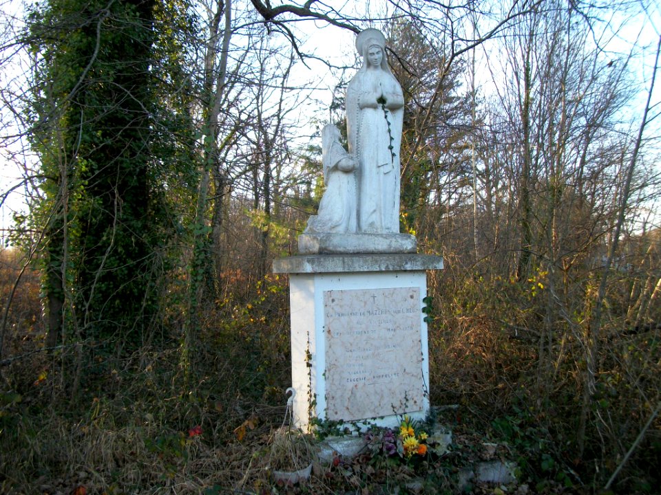 Saint-Laurent-de-Neste - Monument souvenir 01