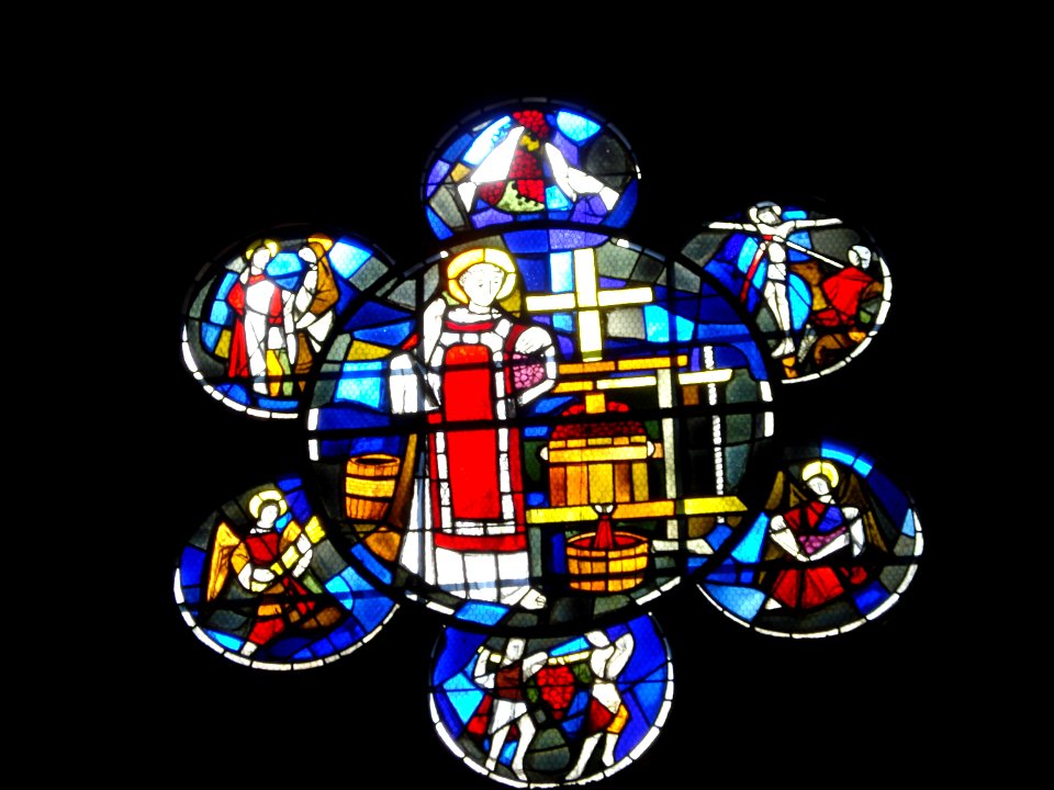 Saint-Vincent-Bragny, église St.Vincent vitrail rosette
