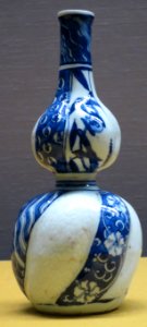 Sake flask in shape of gourd, 17th century, Jingdezhen ware, Tokyo National Museum photo