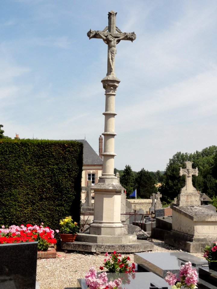 Saint-Vaast-Dieppedalle (Seine-Mar.) croix de cimetière