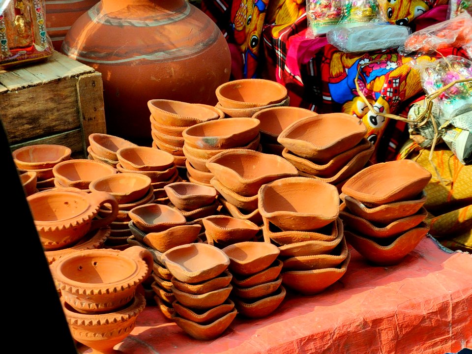 Sale of Diya in street 2