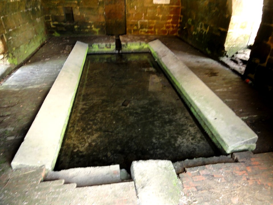 Saint-Laurent-sur-Othain (Meuse) lavoir (02)