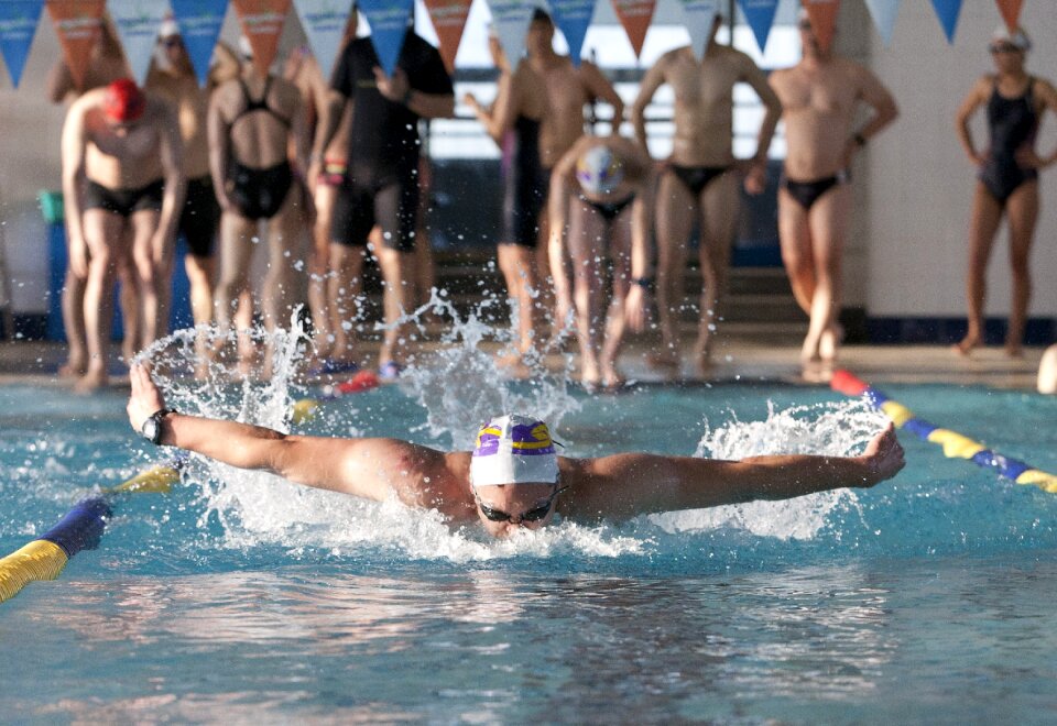 Swimming exercise pool
