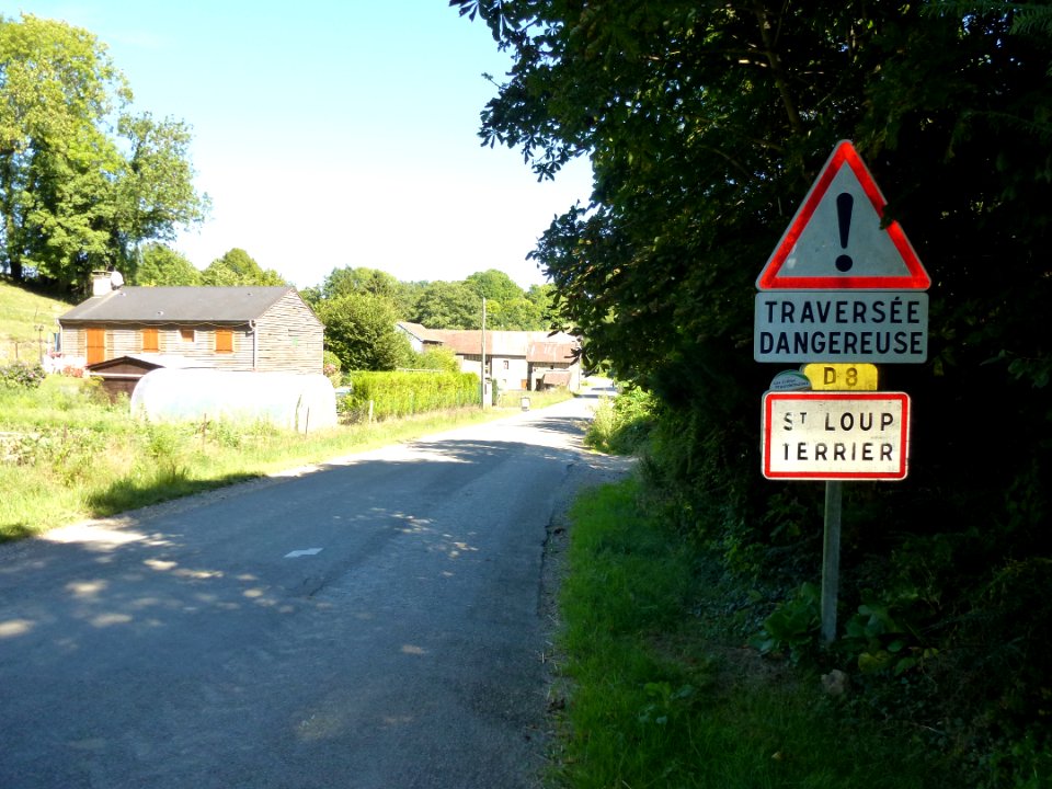 Saint-Loup-Terrier (Ardennes) city limit sign