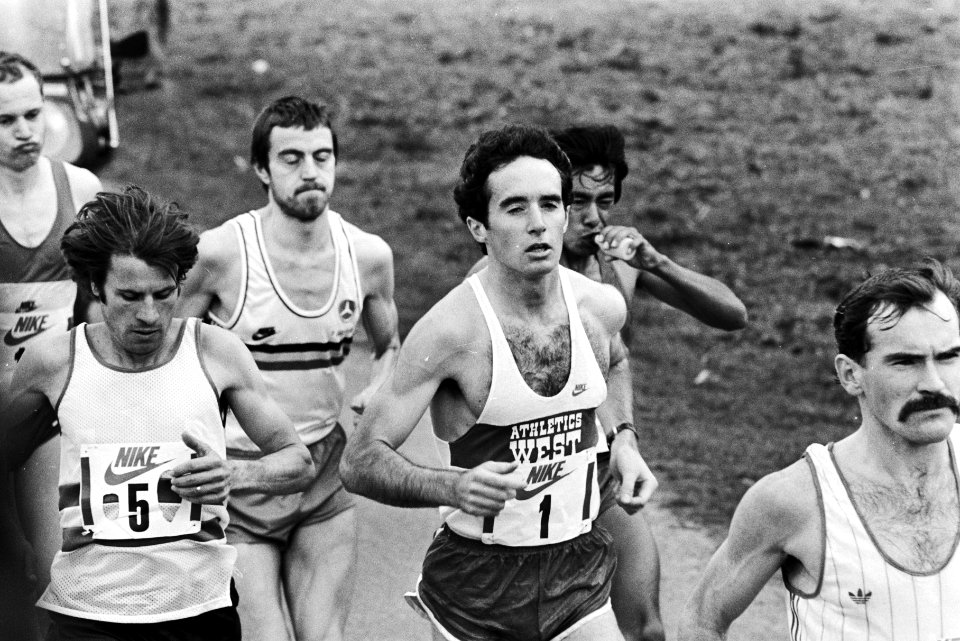 Salazar (nr. 1) in actie, links naast hem Rodolfo Gómez, winnaar in 1982, Bestanddeelnr 932-5566
