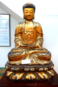 Sakyamuni, China, 17th century AD, lacquered wood - Museum of Vietnamese History - Ho Chi Minh City - DSC06017