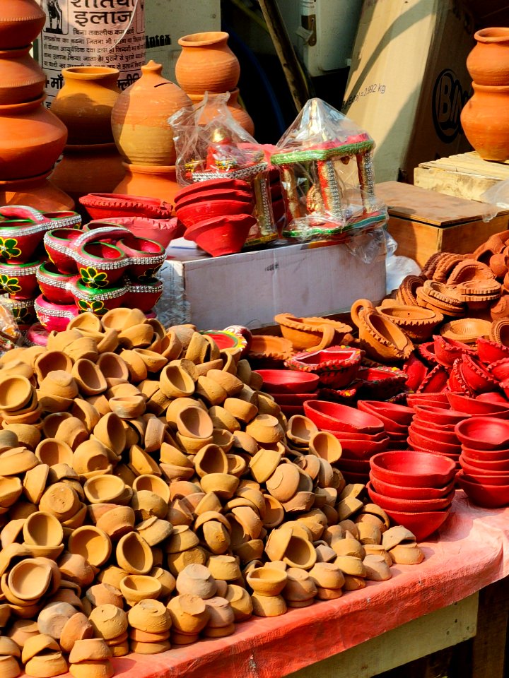 Sale of Diya in street