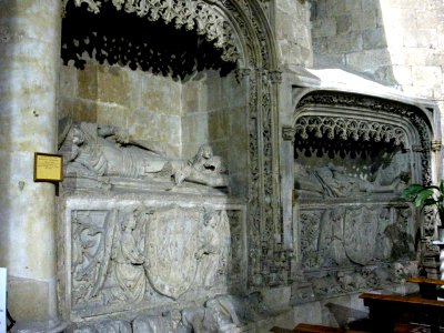 Salamanca - Iglesia de San Martín, tumbas 1
