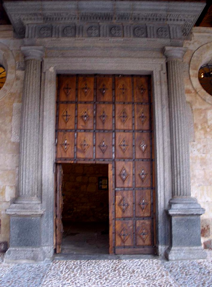Salamanca - Convento de San Esteban, portería 2