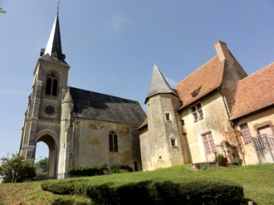Saint-Marceau (Sarthe) prieuré avec son église 2