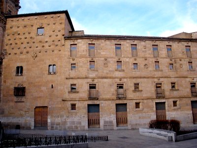 Salamanca - Casa de las Conchas 01