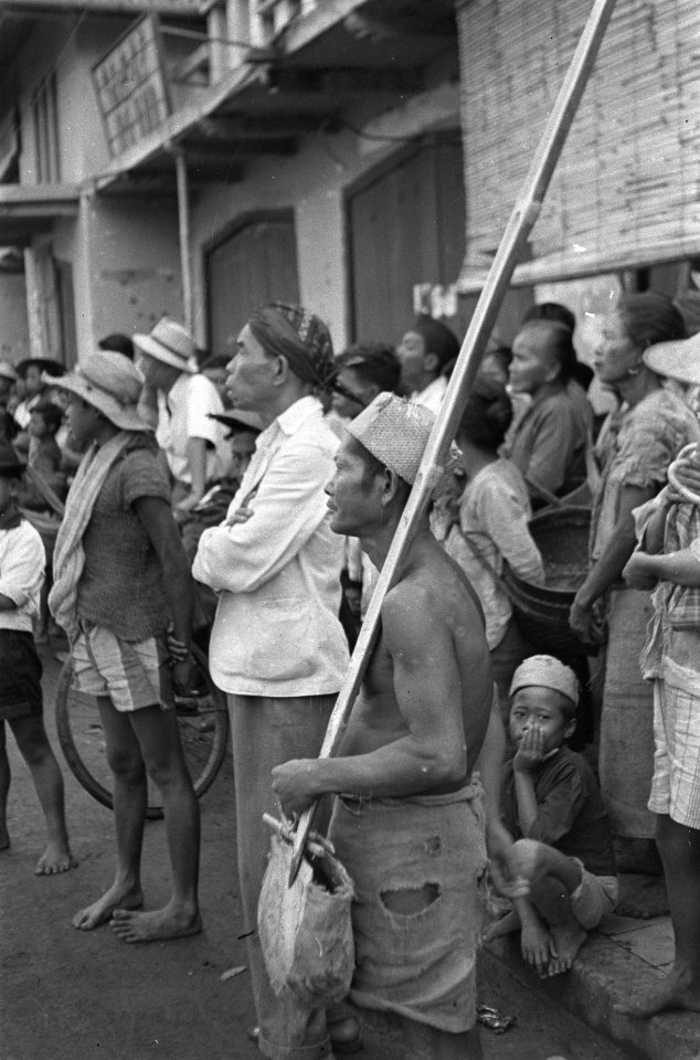 Salatiga. De voorlichting van de bevolking der bevrijde gebieden is op moderne w, Bestanddeelnr 392-1-3