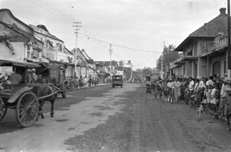 Salatiga. De voorlichting van de bevolking der bevrijde gebieden is op moderne w, Bestanddeelnr 392-4-4