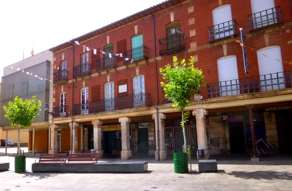 Salas de los Infantes - Plaza de Jesús Aparicio 5