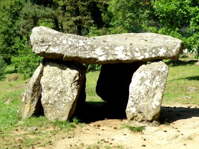 Saint-Nectaire Dolmen du Parc2