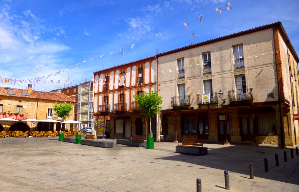 Salas de los Infantes - Plaza de Jesús Aparicio 2