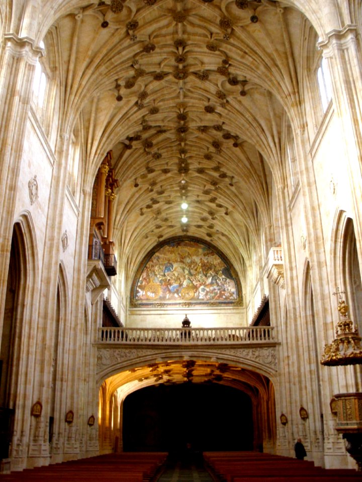 Salamanca - Convento de San Esteban, interior de la iglesia 40