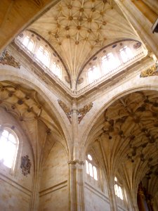 Salamanca - Convento de San Esteban, interior de la iglesia 41