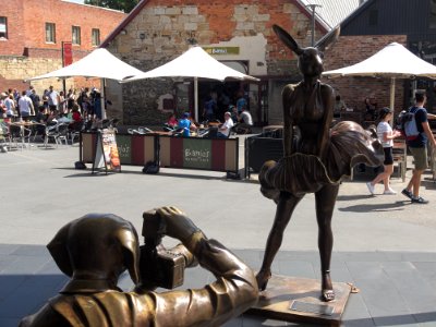 Salamanca Square 20171118-022