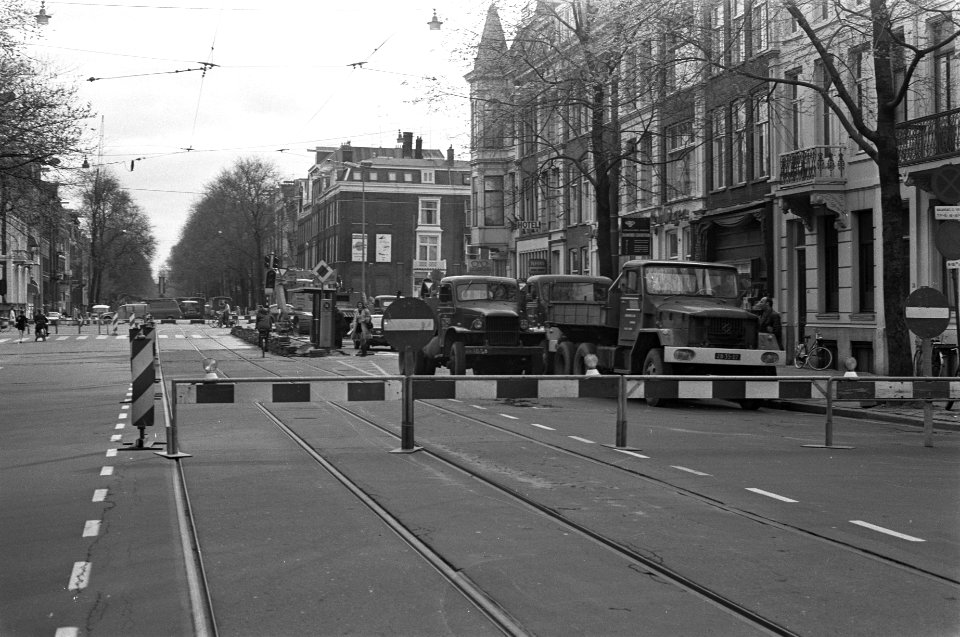 Sarphatistraat, Amsterdam, afgesloten voor verkeer wegens metrowerkzaamheden, Bestanddeelnr 925-5335