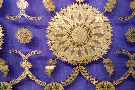 Sari, Varanasi, Uttar Pradesh, India, view 2, 20th century, silk, gold thread - Textile Museum of Canada - DSC00956