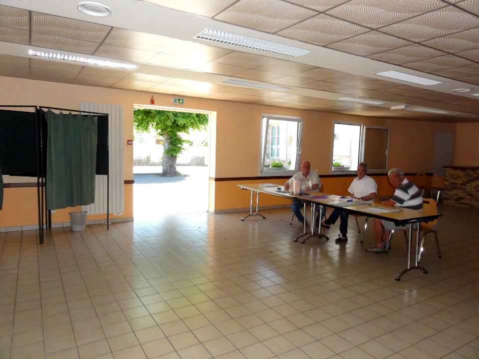 Saucourt, salle communale du marais de Saucourt, salle de vote, législatives 18 juin 2017