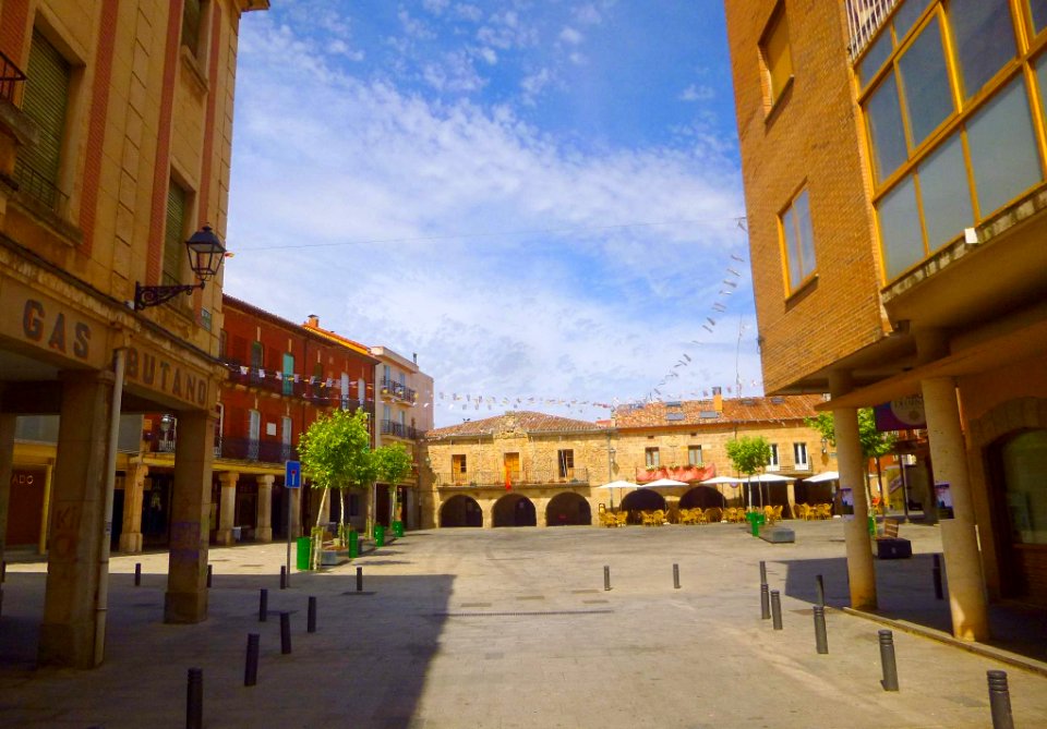 Salas de los Infantes - Plaza de Jesús Aparicio 1