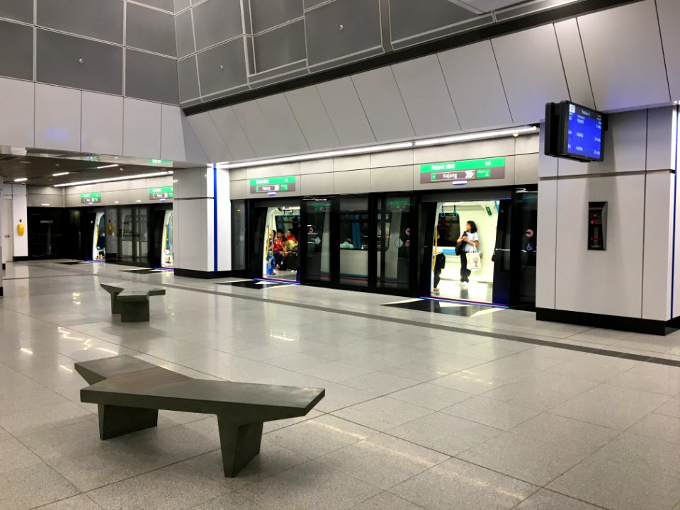 SBK Line Pasar Seni Bench 2