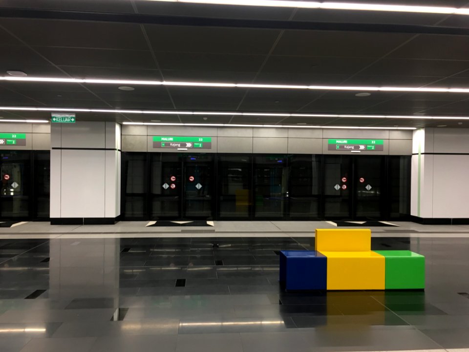 SBK Line Maluri Station Platform 1
